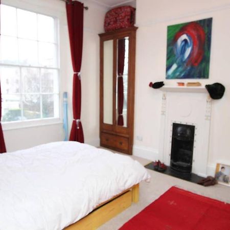 Stunning Arty Apartment In The Heart Of Clifton Бристоль Экстерьер фото