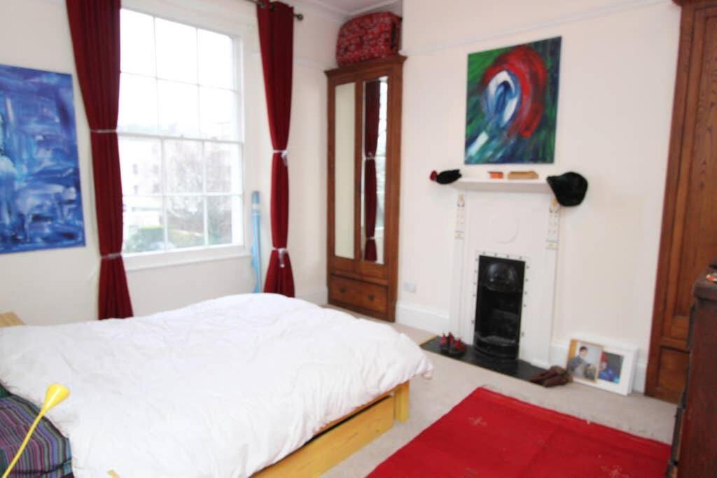 Stunning Arty Apartment In The Heart Of Clifton Бристоль Экстерьер фото