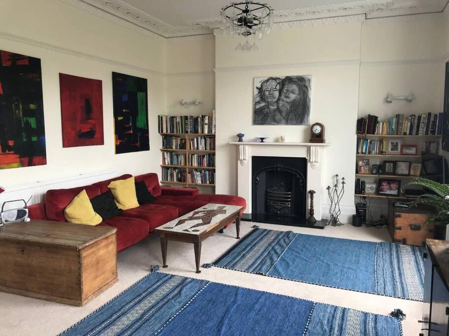 Stunning Arty Apartment In The Heart Of Clifton Бристоль Экстерьер фото