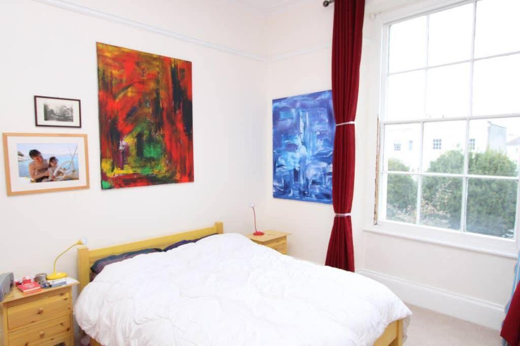 Stunning Arty Apartment In The Heart Of Clifton Бристоль Экстерьер фото